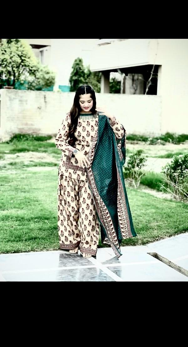 LAWN DIGITAL PRINT 3PC STITCHED FOR GIRLS