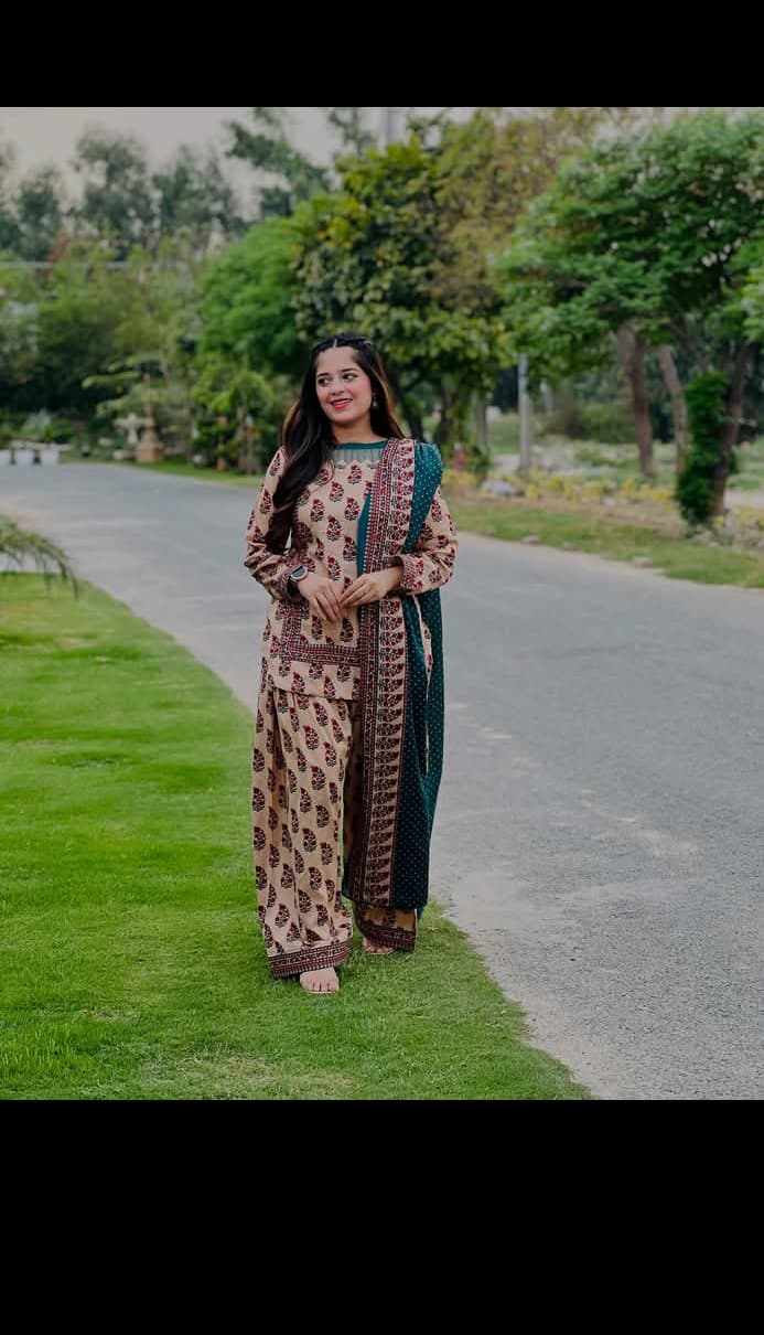 LAWN DIGITAL PRINT 3PC STITCHED FOR GIRLS